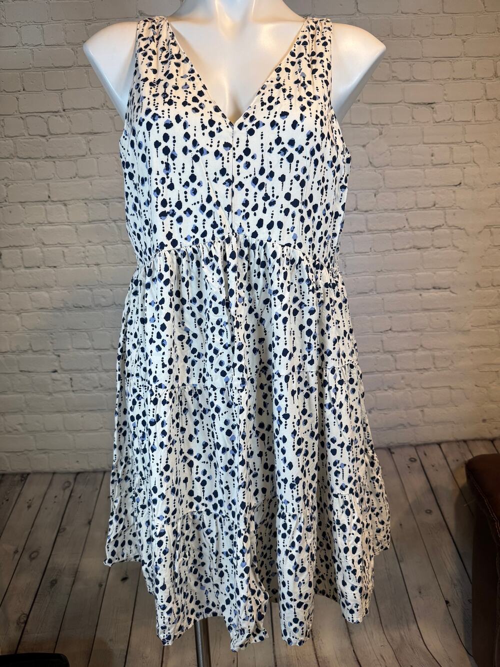 Sincerely Jules Abstract Blue Dot Tiered V-Neck Mini Dress Cream Size Large